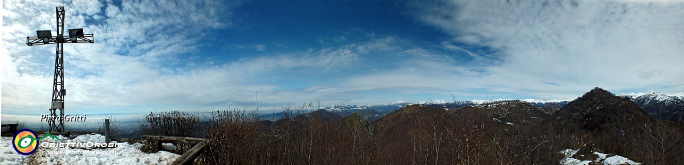 63 Panoramica verso ovest dall'anticima alla cima del Podona.jpg